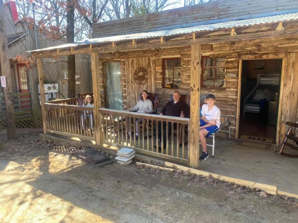 Acorn Hideaways Canton Old West Bunkhouse For 9 - Trail'S End Corral Eksteriør bilde